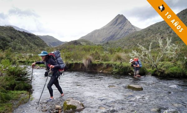 Las frías aguas parameras no fueron obstáculo para la exploración.
