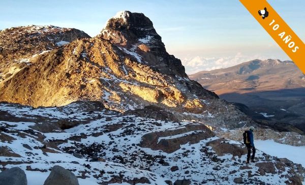 Momento de la travesía entre las cimas centro y sur.